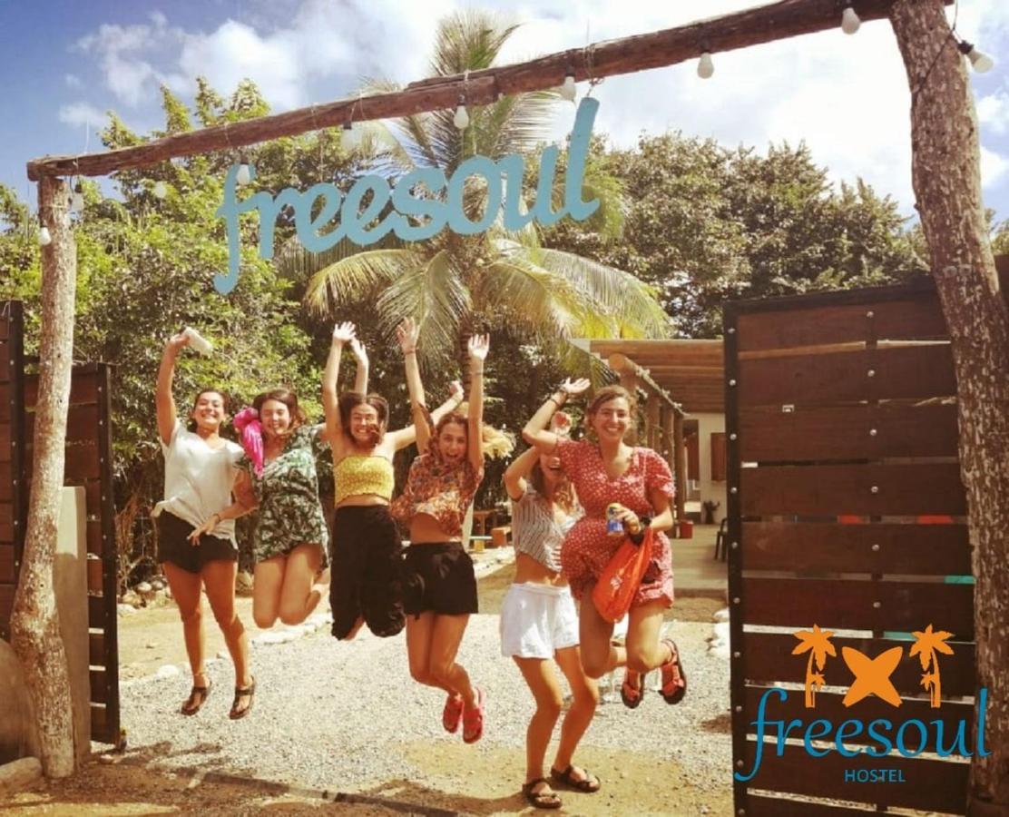 Freesoul Hostel بالومينو المظهر الخارجي الصورة